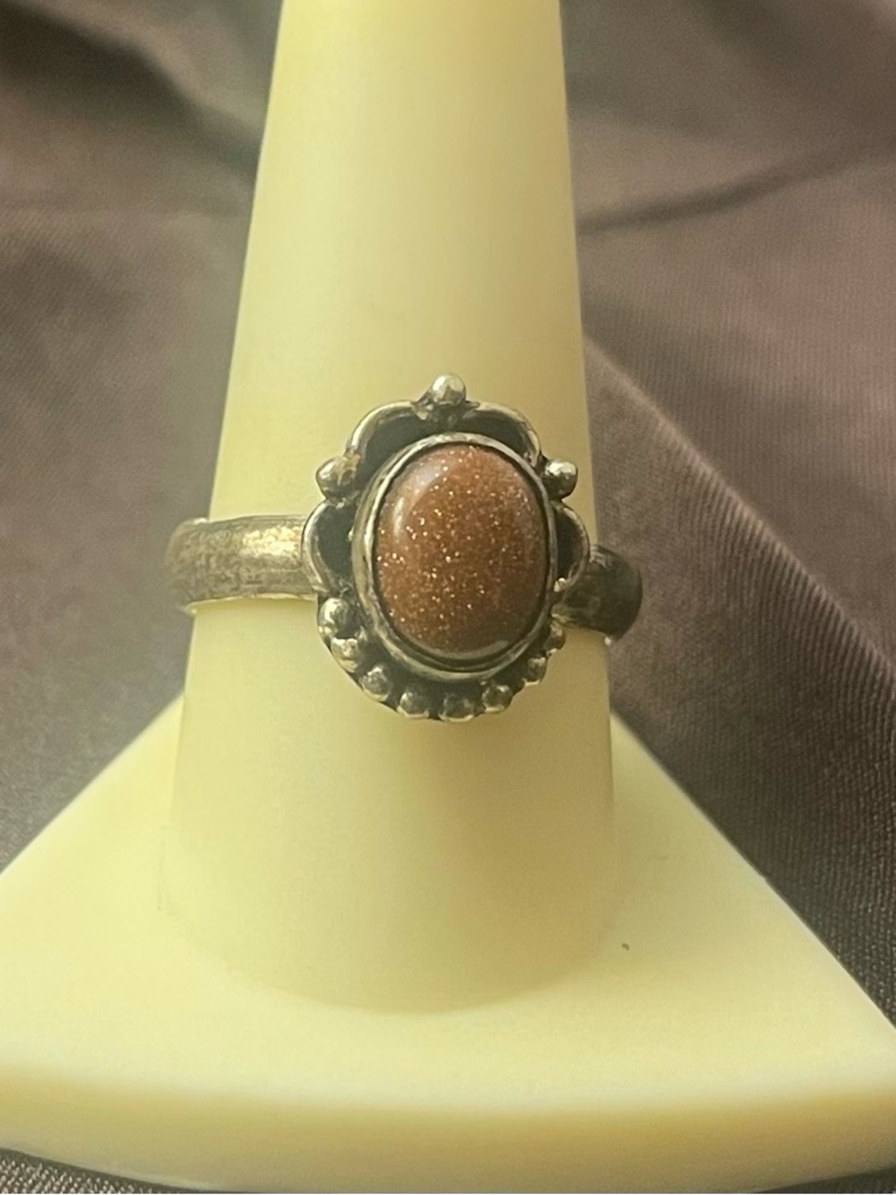 Size 9 - Goldstone Oval Silver Ring - Women's Brown Glitter Stone Jewelry